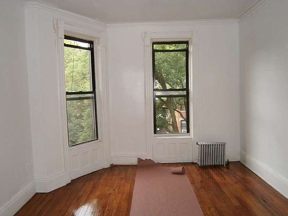 2nd image of 525 Chauncey St