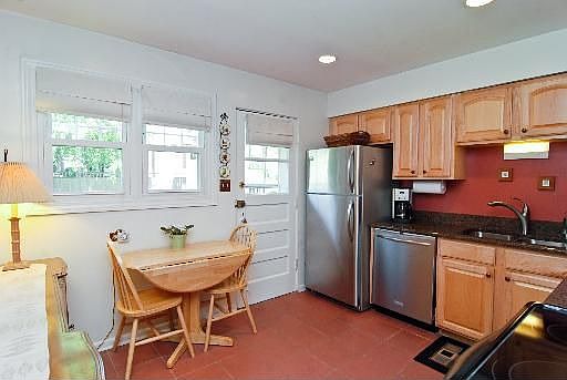 Eat-In Kitchen