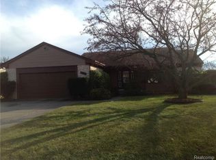 255 Poco Ct, Rochester Hills, MI 48307