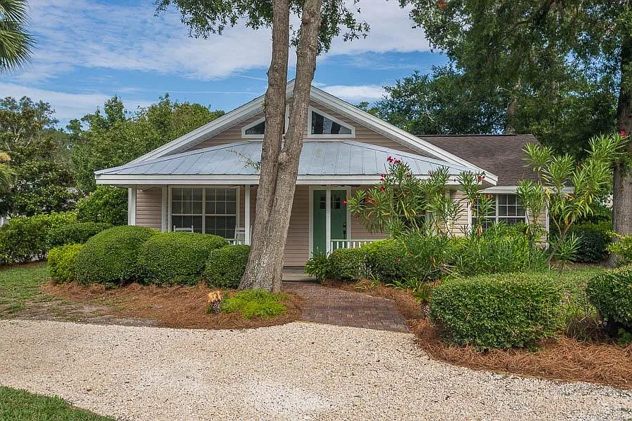 662 Wilson Cir — Photo 1