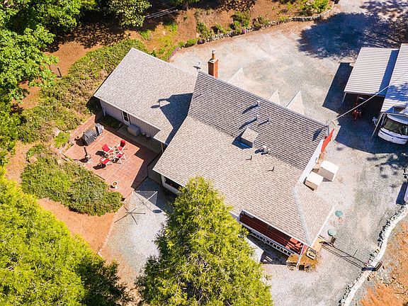 4th image of 15964 Buckhorn Ct