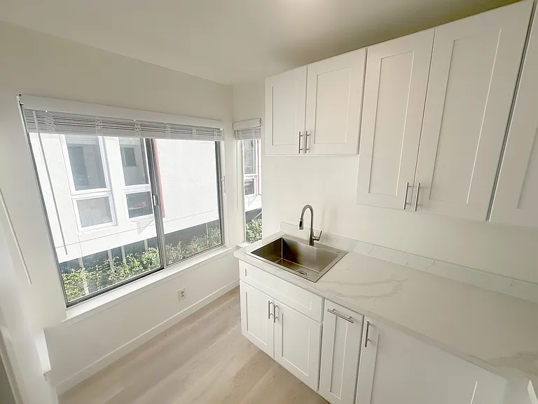 2435 Haste St #4A — Photo 3