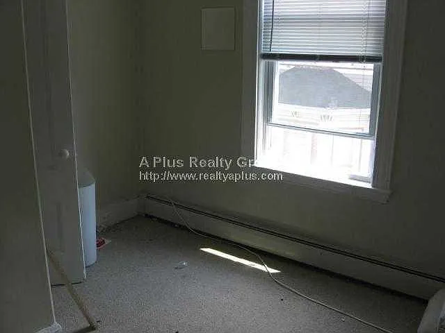 Buckley Ave — Photo 5
