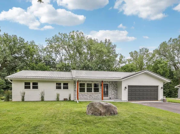 223 Acker Parkway, Deforest, WI 53532