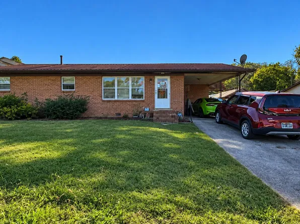 211 Meadowview Dr, Harriman, TN 37748