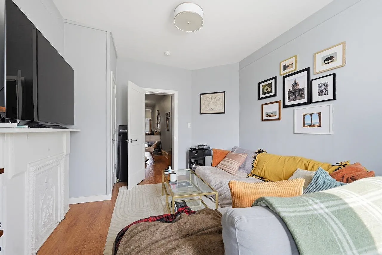 2 bed, 1.0 bath, $3,200 — Photo 3