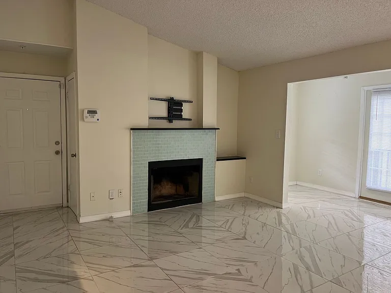 232 Afton Sq #201 — Photo 3