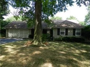 6521 Roe Ave, Prairie Village, KS 66208