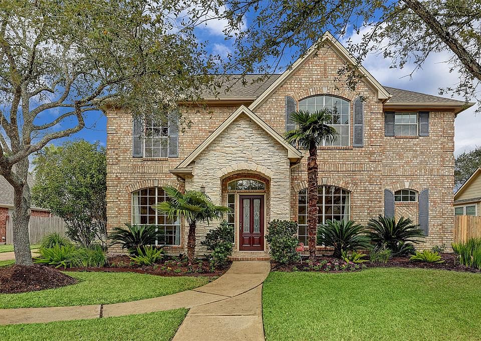 1st image of 1822 Crescent Oak Dr