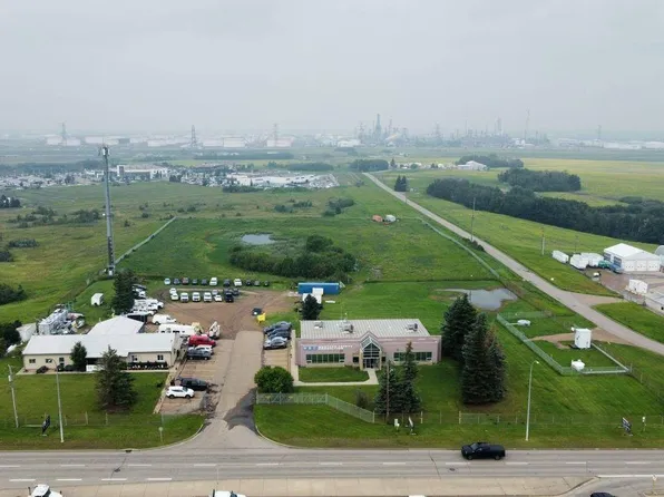 2220 Broadmoor Blvd, Strathcona County, AB T8H 1B4