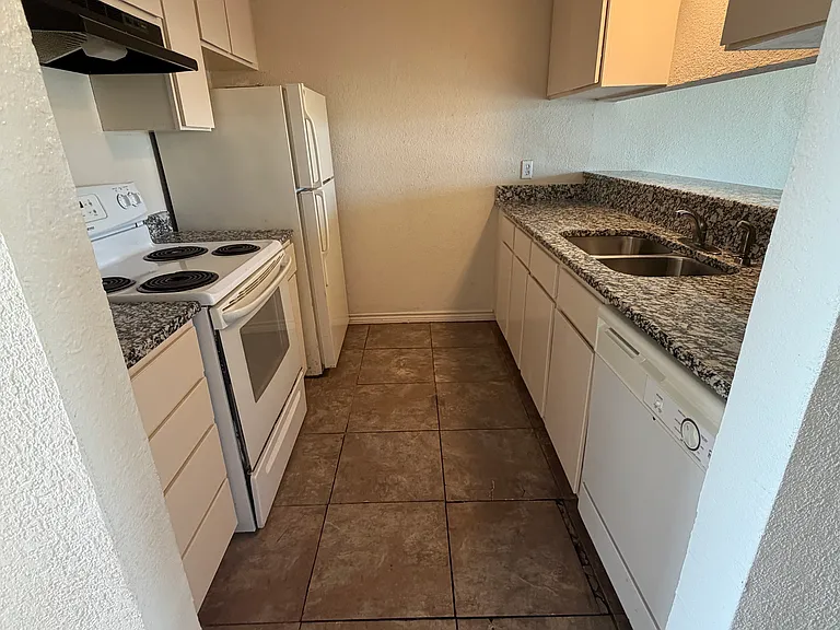 901 Quetzal St #4 — Photo 2