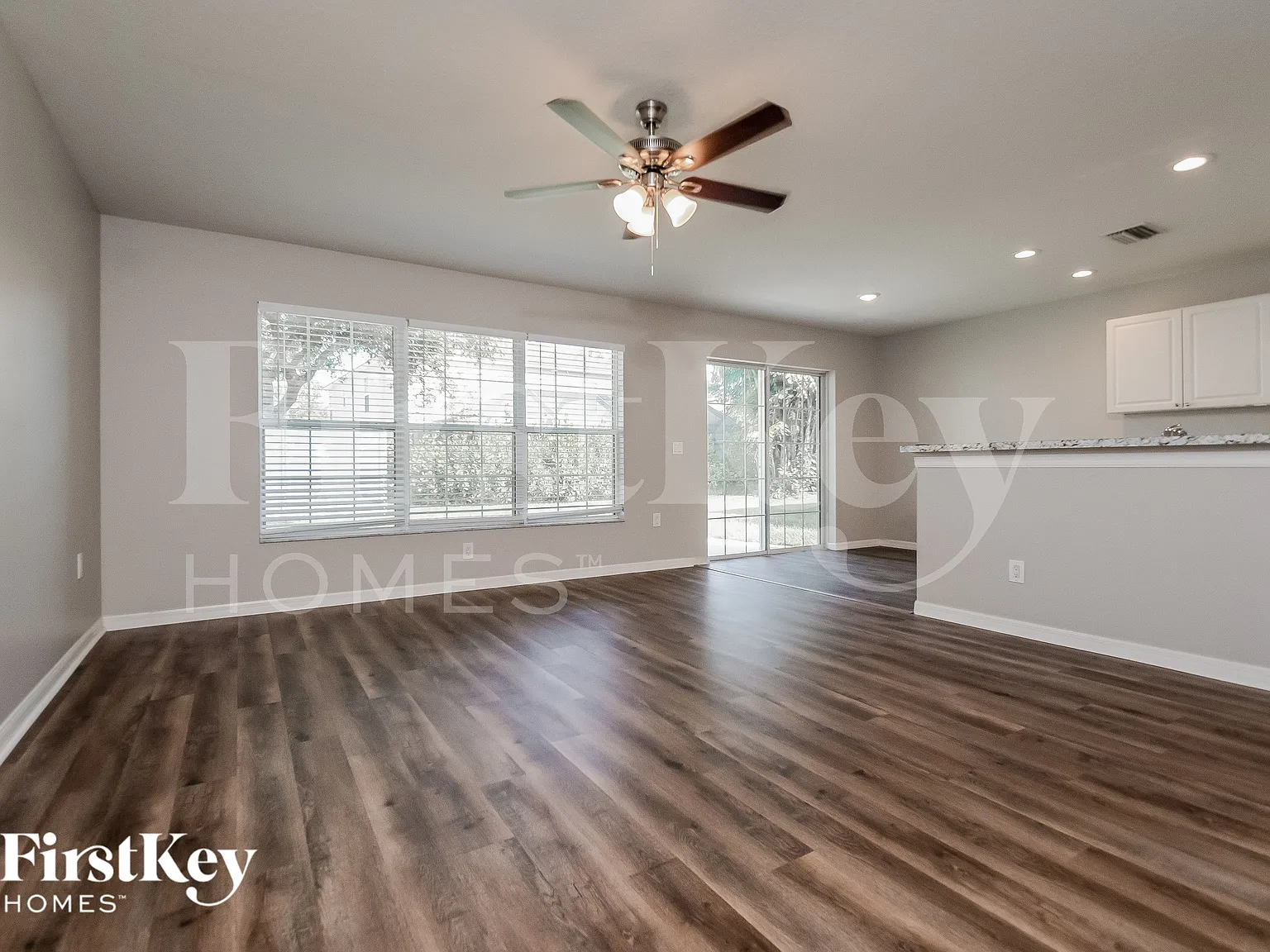 4 bed, 2.0 bath, 1910 sqft, $2,095 — Photo 4