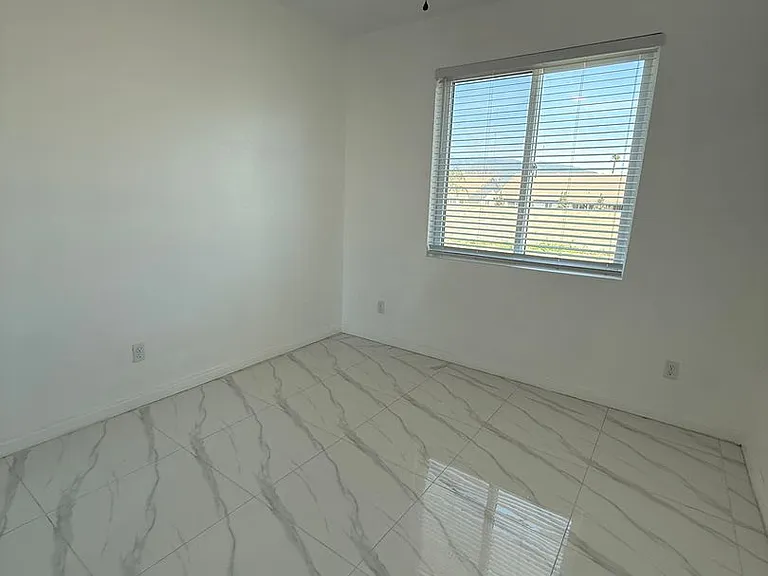 16220 Arrow Blvd — Photo 20