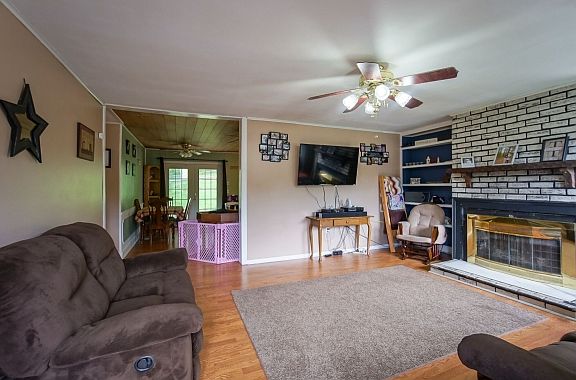 2nd image of 239 Glade St SE