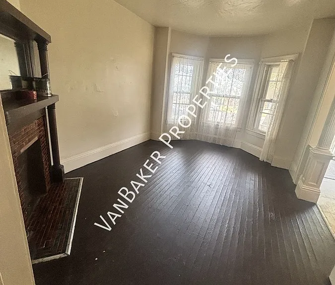3205 Walton Ave #3205 — Photo 2