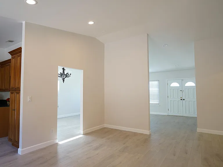 18637 Stare St — Photo 6