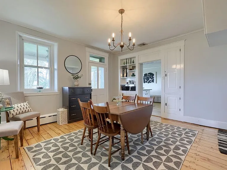 2047 Jarvis Rd — Photo 6