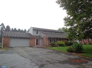 129 Memorial Hwy, Fleetwood, PA 19522