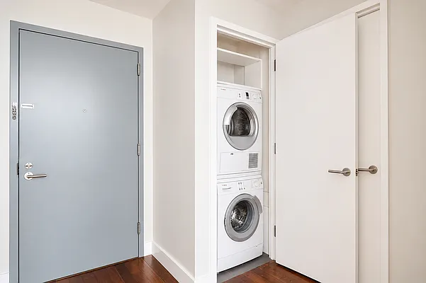 Laundry, photo 1
