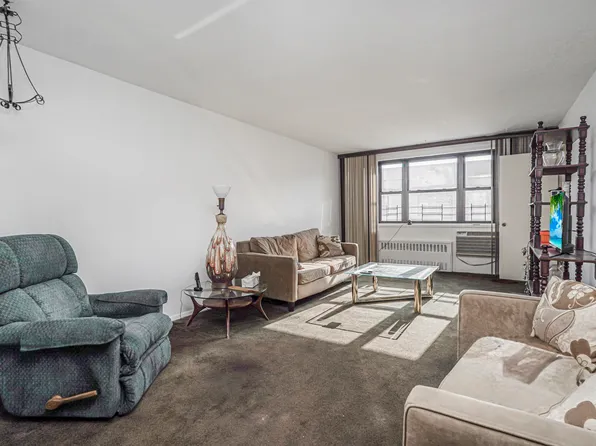 3845 Shore Parkway image 7 of 18