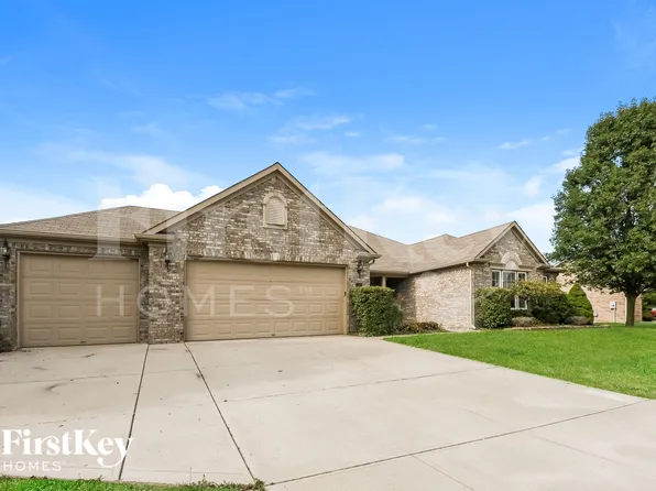 5696 W Port Dr, McCordsville, IN 46055