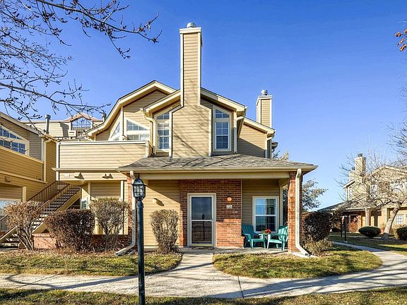 Corner unit with private patio on first level
