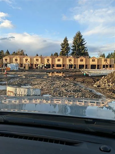 Building Photo 4