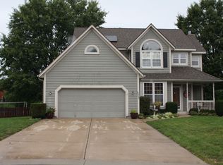 4212 SW Clipper Cir, Lees Summit, MO 64082
