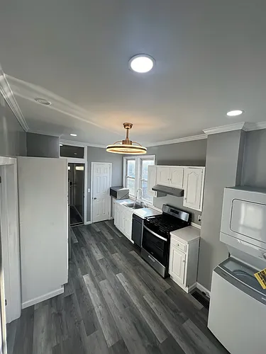 77 Laidlaw Ave #3 Photo 1