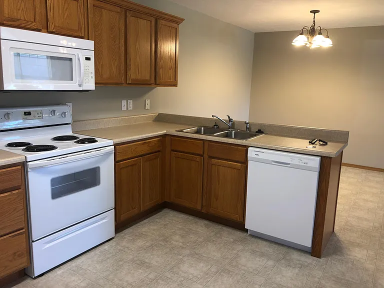 715 N Main Ave — Photo 5