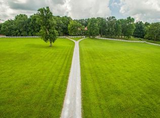 901 Town Branch Rd, Charlotte, TN 37036