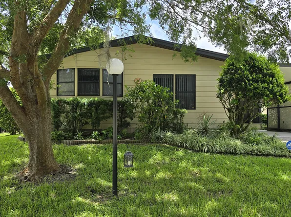 29 Horseshoe Falls Dr, Ormond Beach, FL 32174