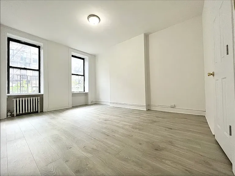 317 E 93rd St #4S — Photo 4