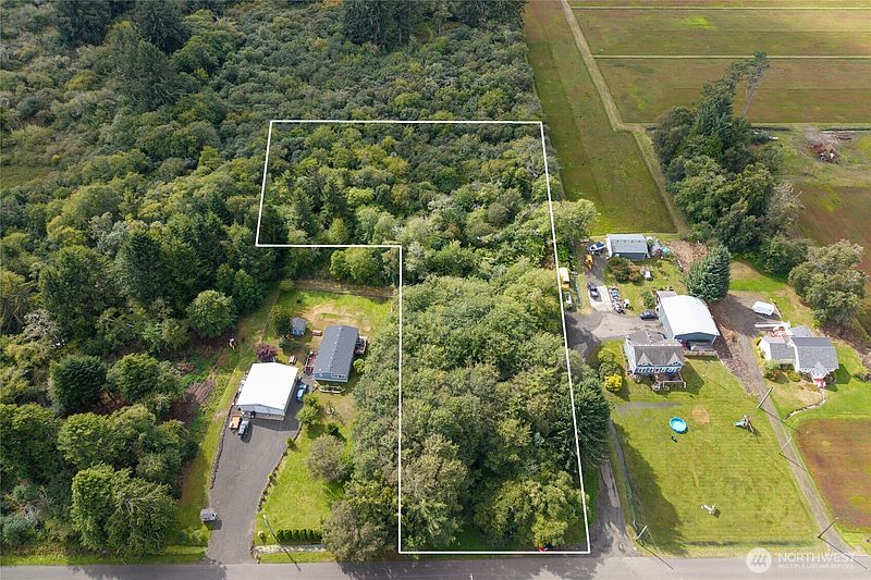 2nd image of 1901 Cranberry Road