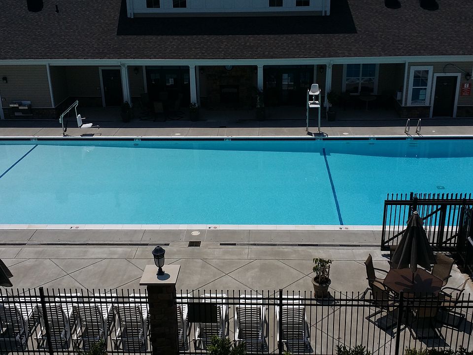 Top Side Pool View