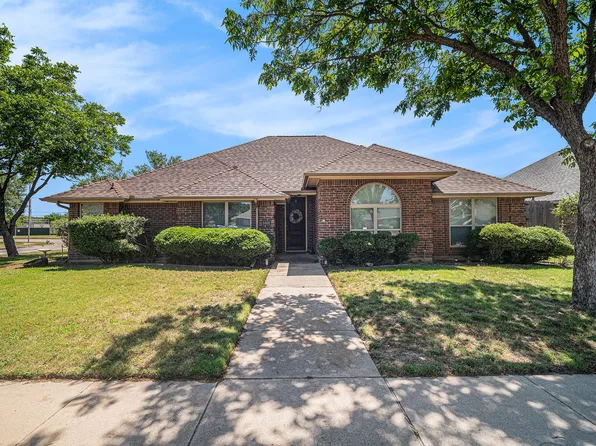 5501 Gateway Ln, Arlington, TX 76017