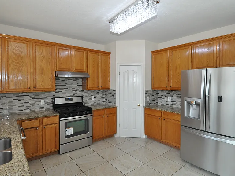 12427 Zeller Ln — Photo 5