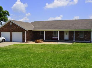 1728 Hwy 32, Bolivar, MO 65613