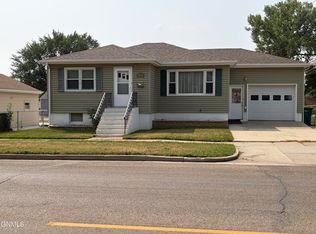 1215 E Boulevard Ave, Bismarck, ND 58501