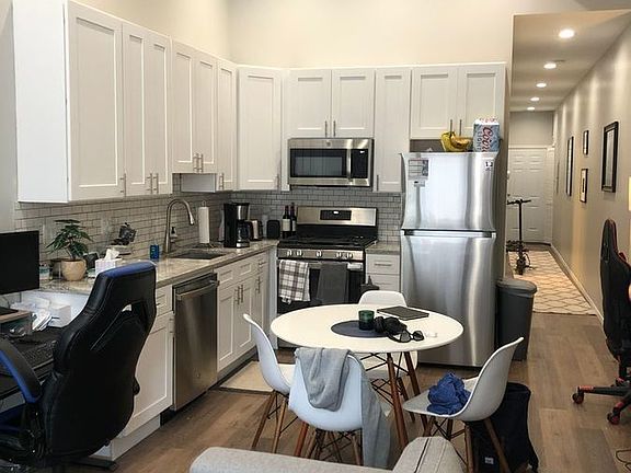 4th image of 2501 N Southport Ave #1A