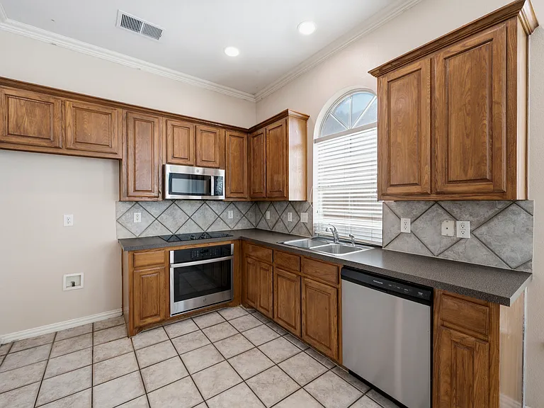 1716 Mapleleaf Falls Dr — Photo 25