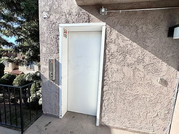 3rd image of 624 N Wilcox Ave APT 18