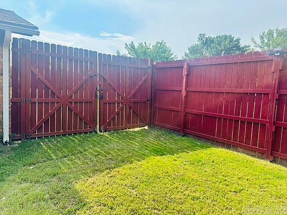 4th image of 1210 Privett Park Dr