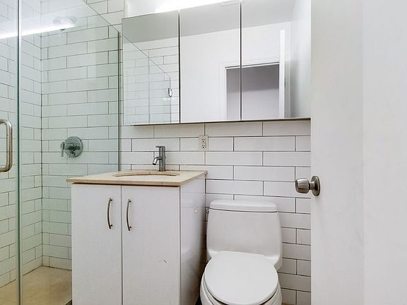 5th image of 518 E 13th St APT 6