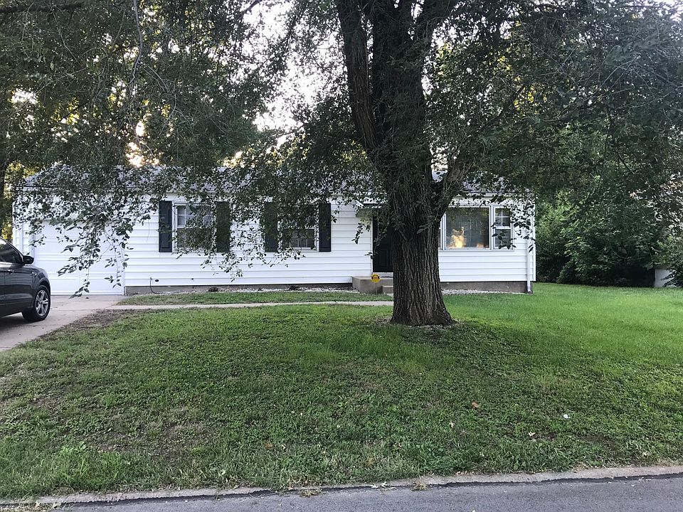 1st image of 9949 Gloucester Dr
