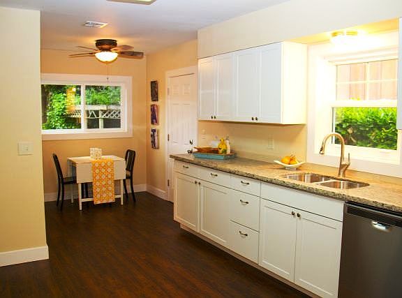 Kitchen & Breakfast nook