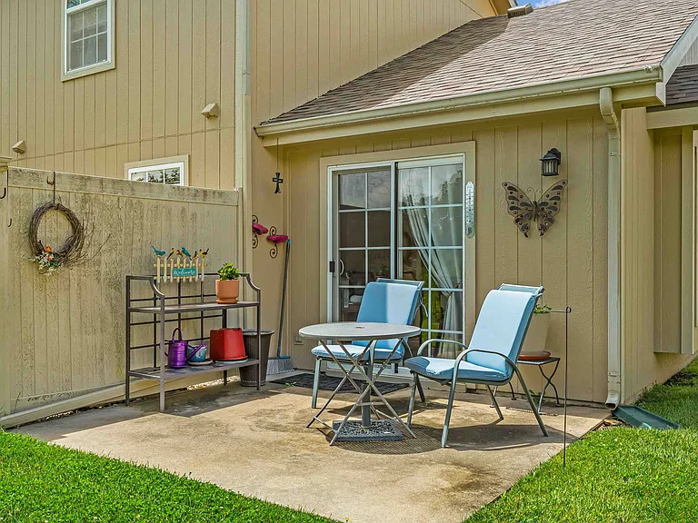 2628 Sawgrass Dr — Photo 13