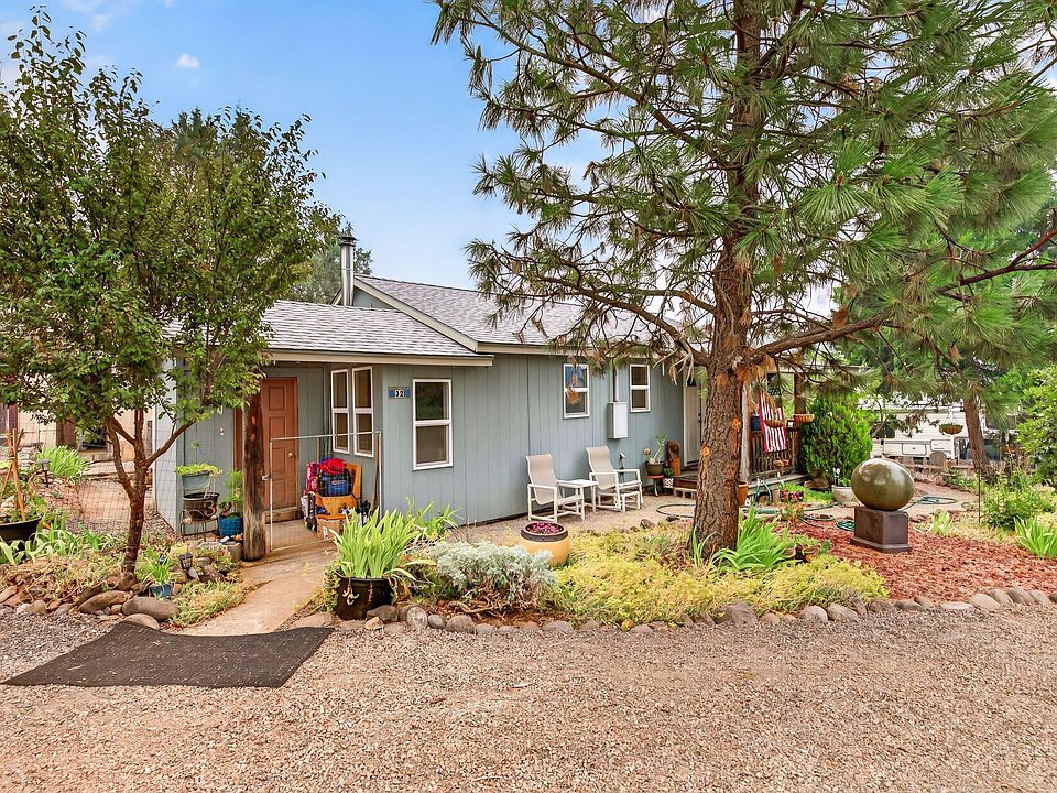 1st image of 32 Cora Dr