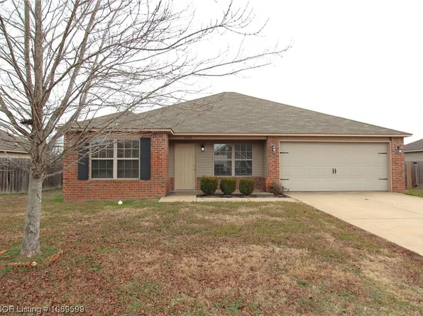 1426 Riley Cir, Alma, AR 72921