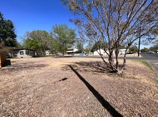 302 E Hackberry St, Mathis, TX 78368